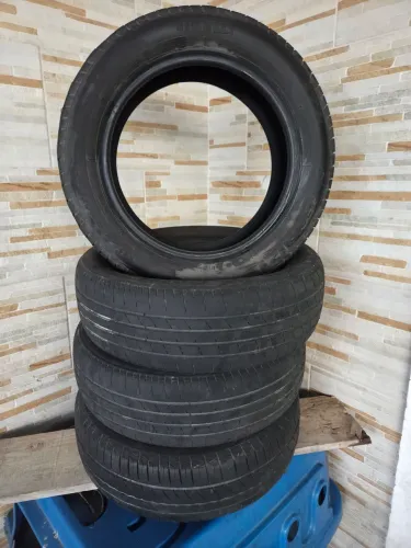 PNEU ( 185/60 R15 *)