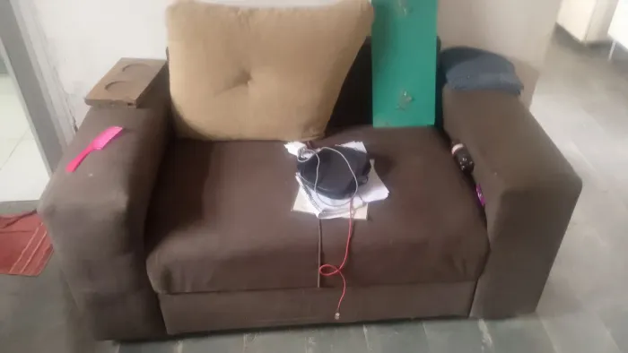 Sofá de dois lugares