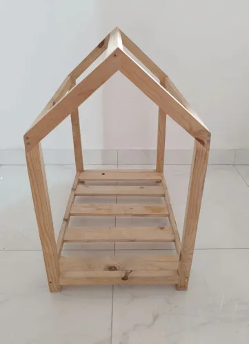 Cama no estilo casinha para pet 