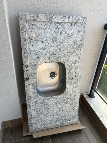 Pia de Granito Branco Dallas com Cuba Inox