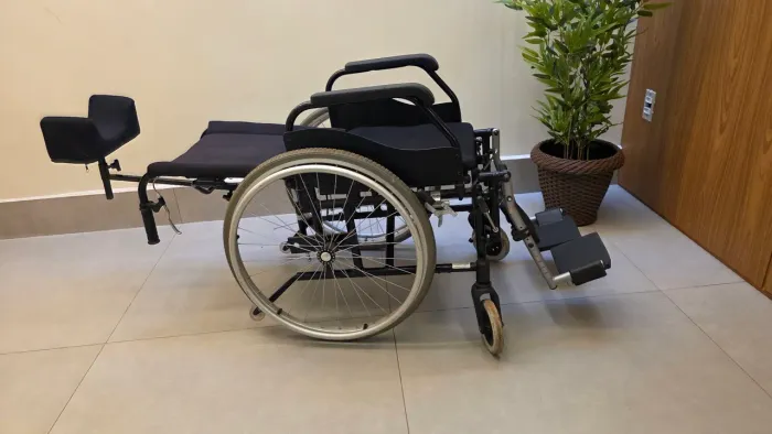 Cadeira de Rodas Reclinável, Dobrável Jaguaribe Delux