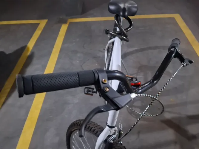 VENDE BICICLETA NOVA 3 MESES DE USO
