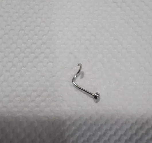 Piercing nostril ouro branco 