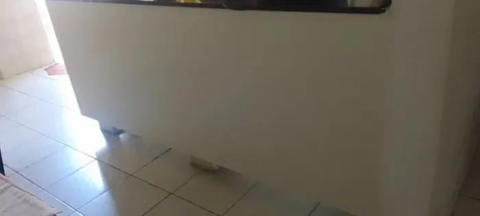 Gabinete de cozinha com pedra