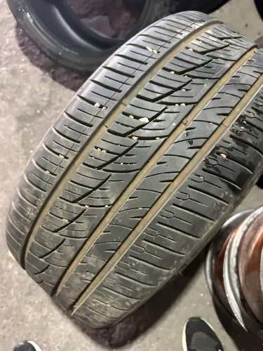 Pneu 245 35 20 Desrt Storm