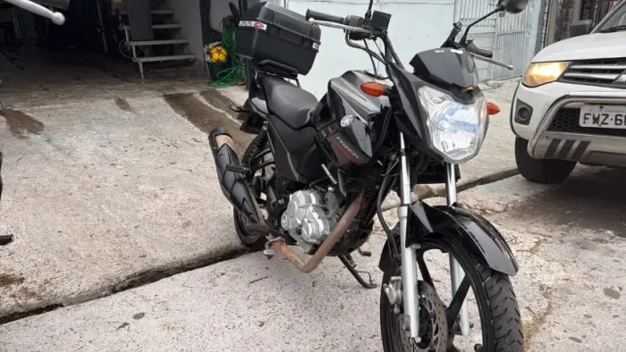 Yamaha Fazer 150cc 14/15 com baú 28L
