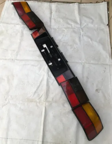 Lanternas, canto+moldura de placa VW Santana 91/97