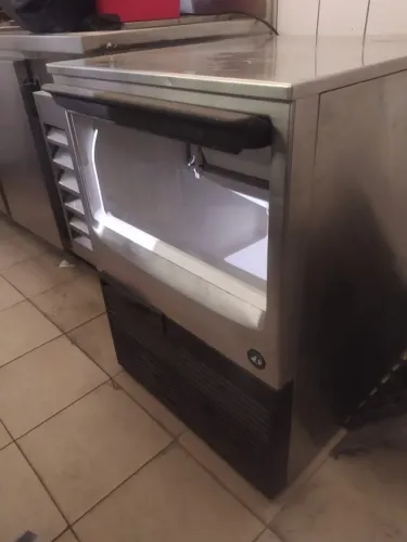 Maquina gelo everest 75A