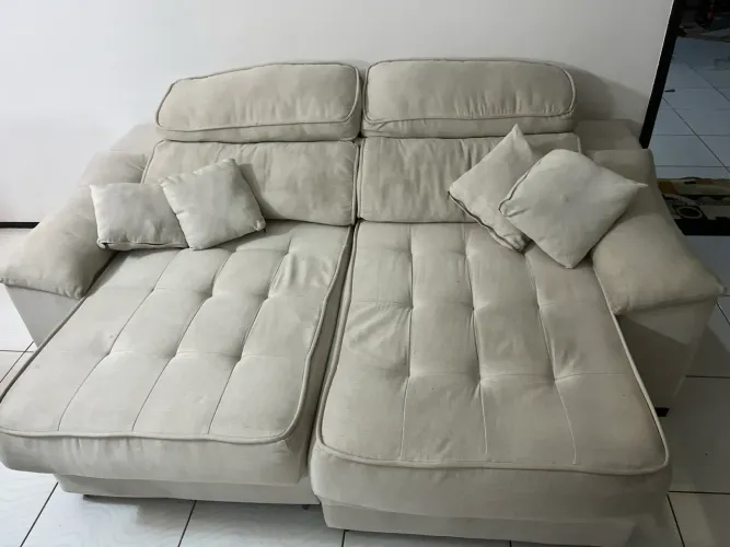 Sofá a venda.