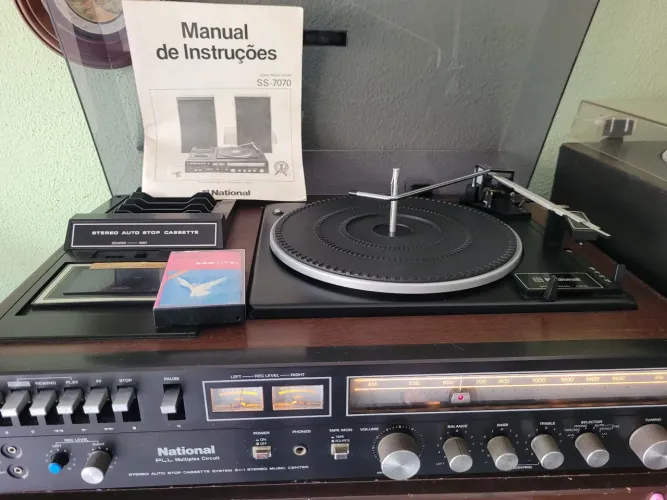 Toca disco National SS7070