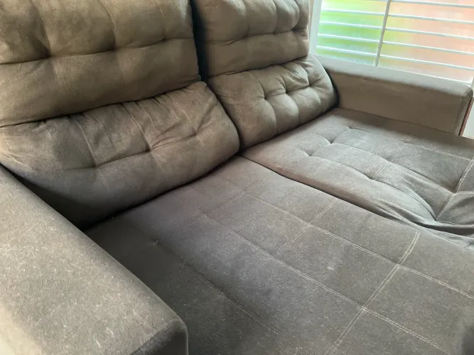 Vendo sofá retrátil e encosto inclinável. Aceito proposta