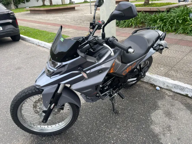 Dafra SYM NH 190 2022 - 19 mil km + Capacete de brinde