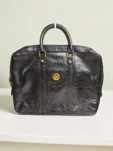 Bolsa pasta Victor Hugo em couro legítimo preto