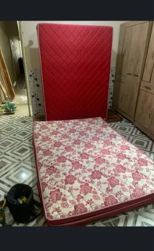 Cama casal ( box e colchão ) ótimo estado