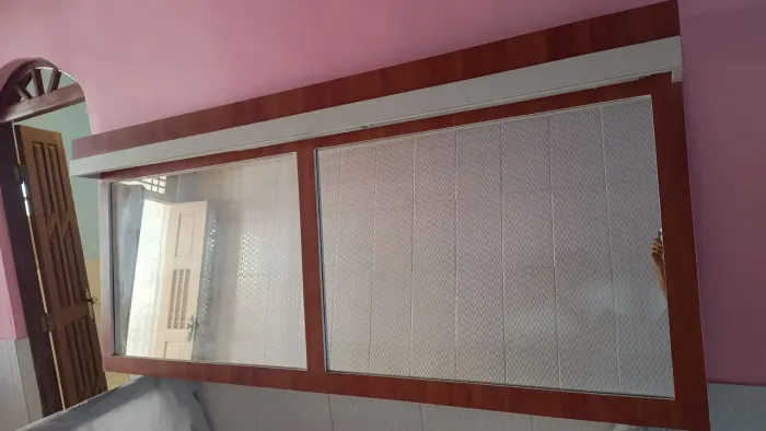 Espelho com moldura e lâmpadas para Studio de Beleza 