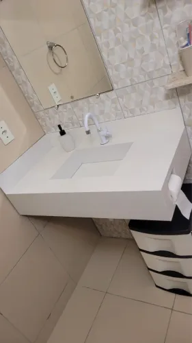 Lavatório esculpido em porcelanato