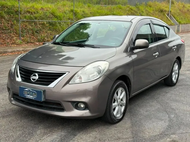 Nissan Versa SL 1.6 16V Flex Fuel 4P Mec. 2014