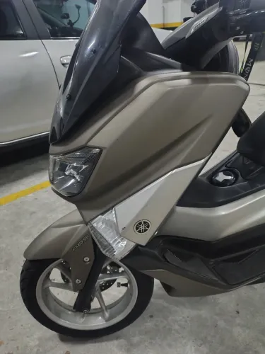 Moto de conservada e revisada