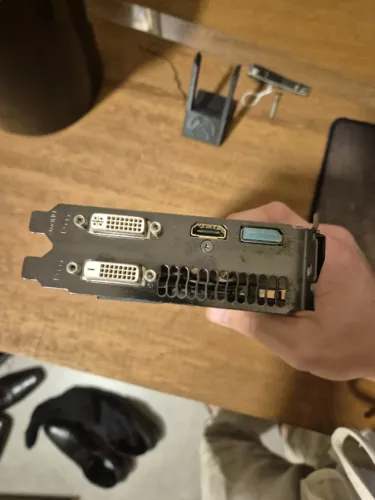 Placa de vídeo GIGABYTE R9 270X