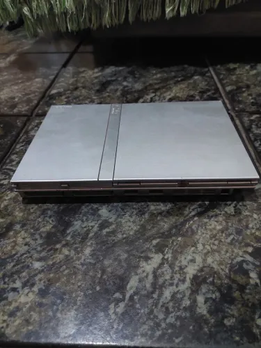 PlayStation 2 Slim Prata