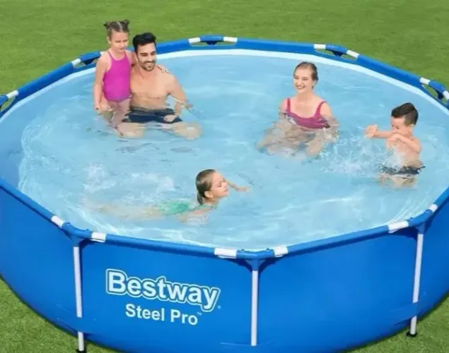 Piscina a nova na caixa bestway Steel pro 3.05m 4678L