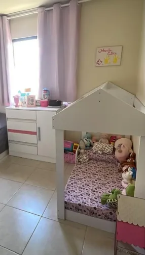 cama + cômoda  montesoriana com colchão 
