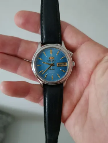 Orient mostrador azul