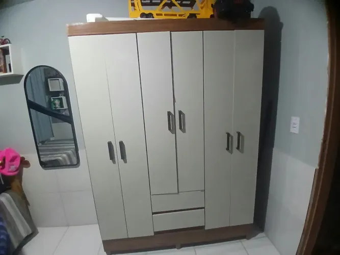 Guarda roupa pouco tempo de uso NOOVOOO