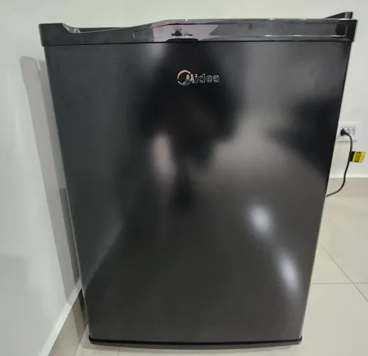 Frigobar 67 Litros Black Midea 127v
