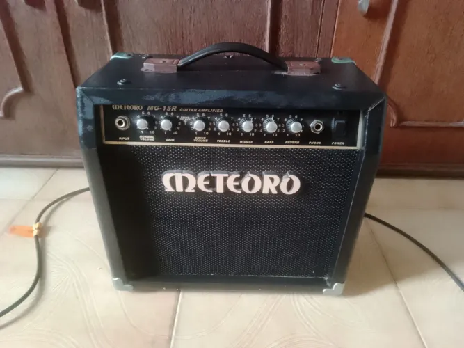 Caixa Meteoro MG 15 R guitar ! 