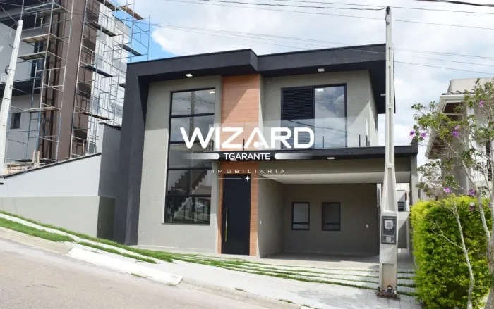 Casa de Condomínio em Atibaia, 3 suítes, piscina, para venda com 300m² e 2 vagas