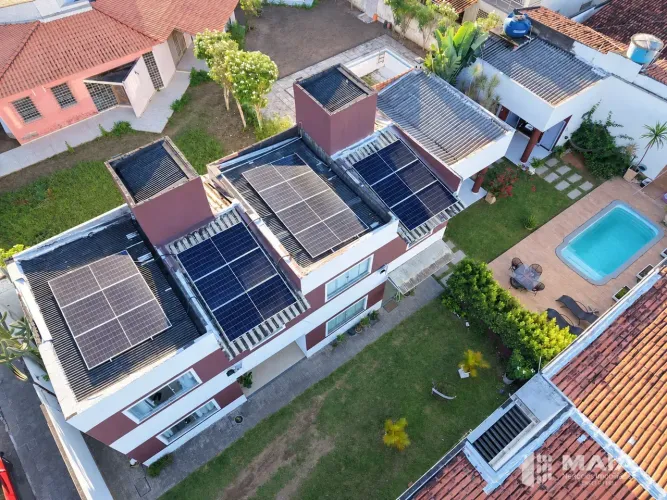 Imóvel para aluguel tem 450 metros quadrados com 4 quartos