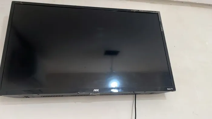 vendo tv 32 polegadas semi nova