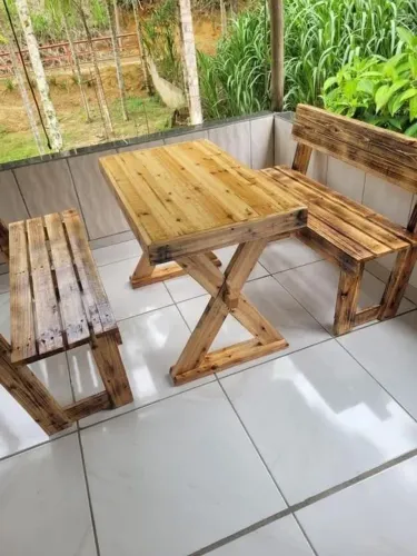 Kit mesa com bancos