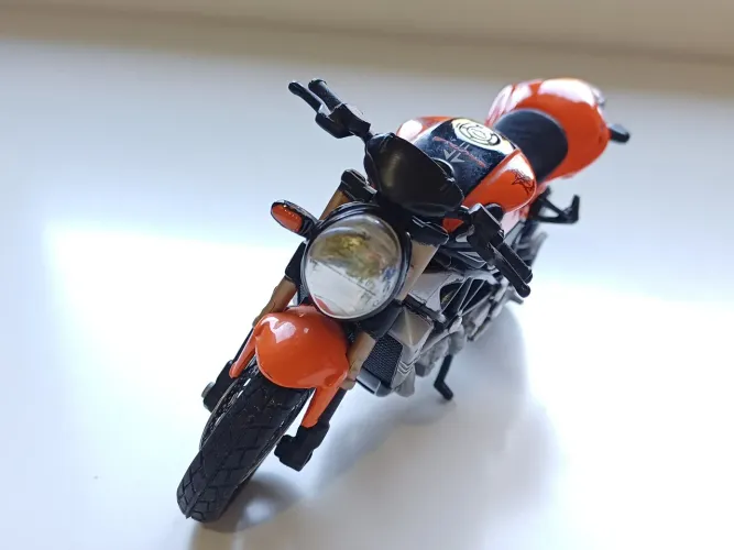 MAISTO - Miniatura de motocicleta Mv Agusta Brutale S