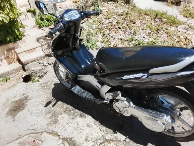 Moto perfeita para ir aí trabalho 