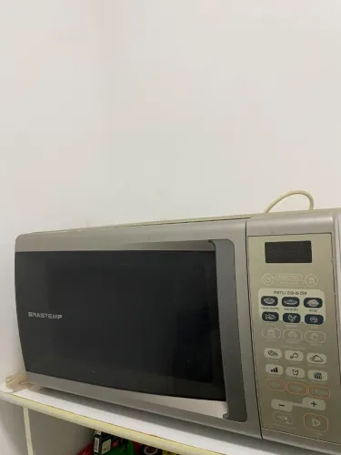 Microondas Brastemp 30 litros de alumínio, 127 v