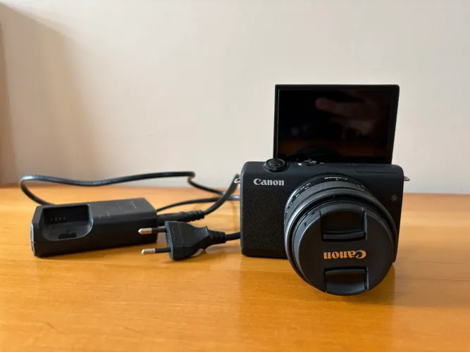 Canon EOS M200 