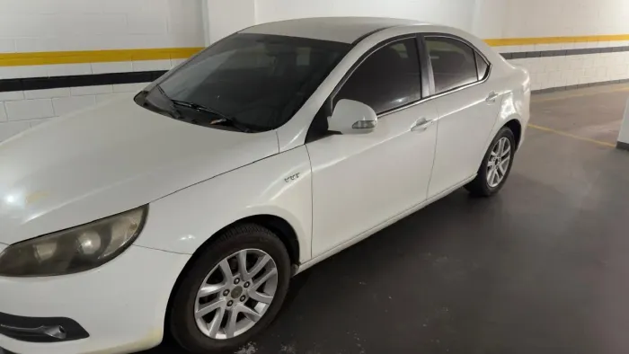 JAC J5 Sedan 1.5 16V 4P Mec. 2014