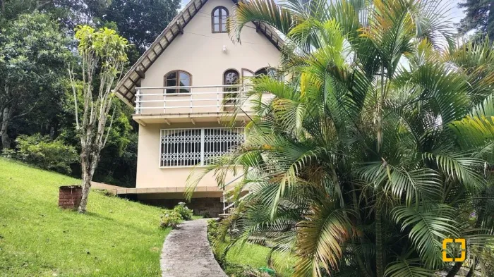 Casa em Condomínio em Sambaqui