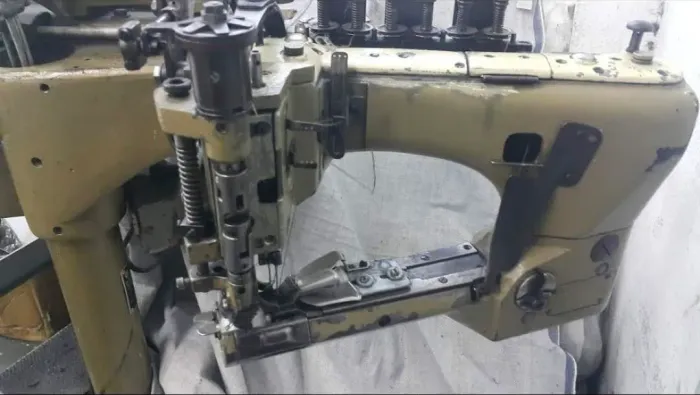 maquina fechadeira de braço 3 agulhas uniao especial 