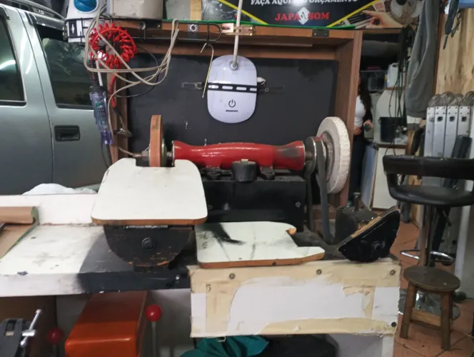 Vendo máquina de afiar alicates de cutícula 