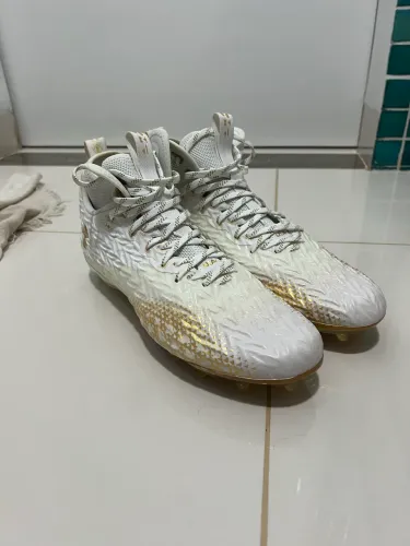 Vende se chuteiras de futebol 