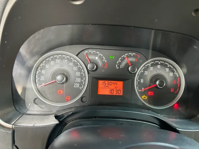 Fiat Strada Trekking 1.6 16V Flex CD 2013