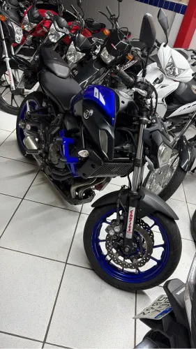 Mt07 2021 com apenas 19.000km