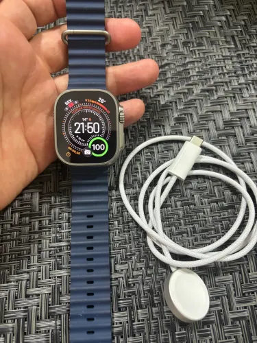 Apple Watch Ultra 1 49mm titânio natural