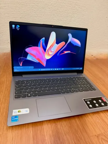 Notebook Lenovo i3 de 11 Geração