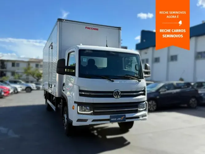Volkswagen Delivery 11.180 4x2 + Baú Facchini 6,2m | Único Dono!