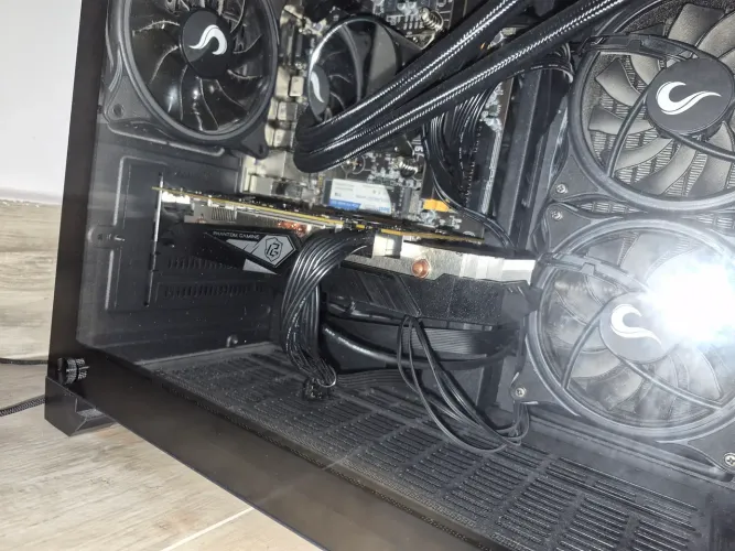 Placa de Vídeo RX 570 8GB ASRock