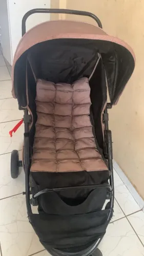 Carrinho de bebê menina